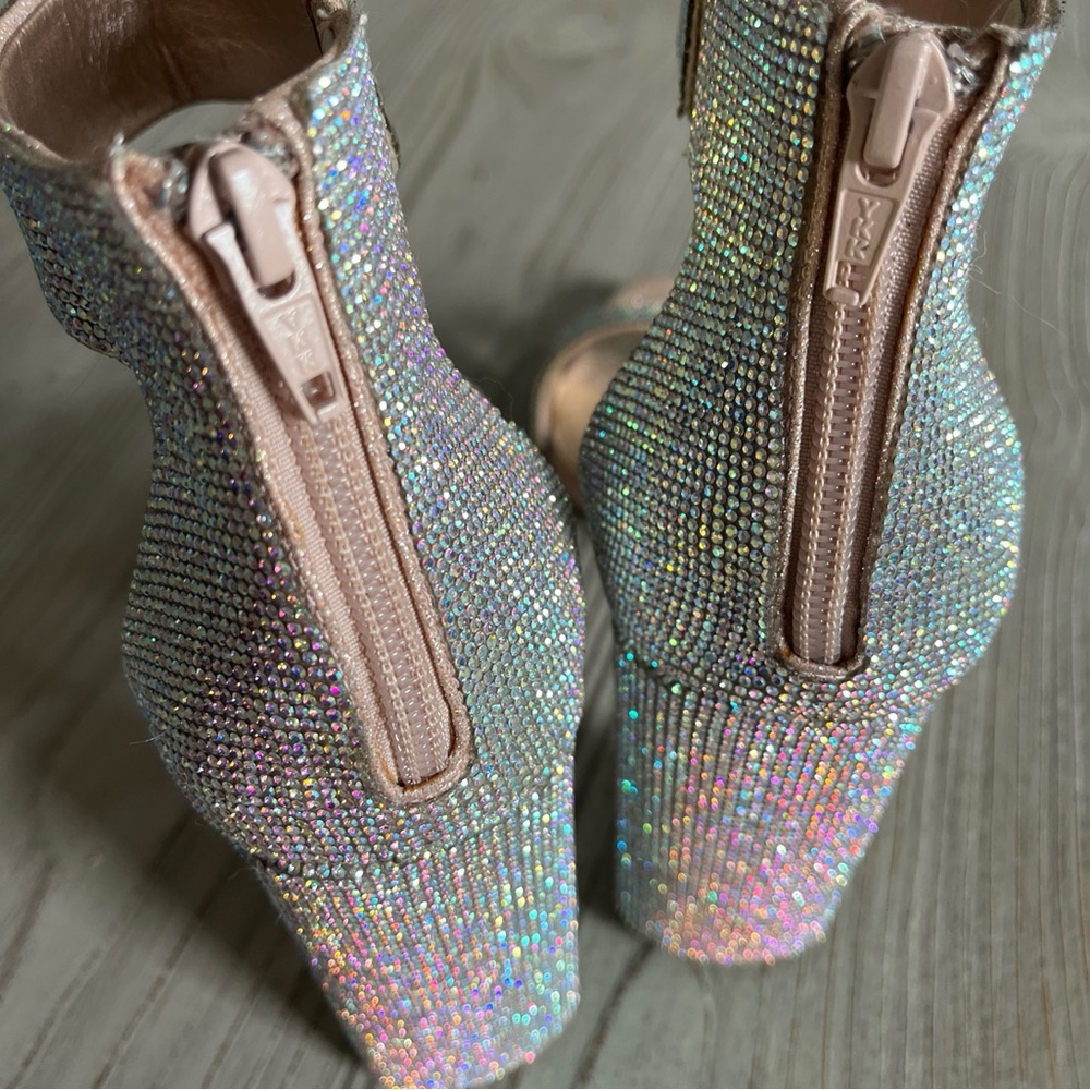 Gianni Bini Multicolor Heels - Picture 4 of 9